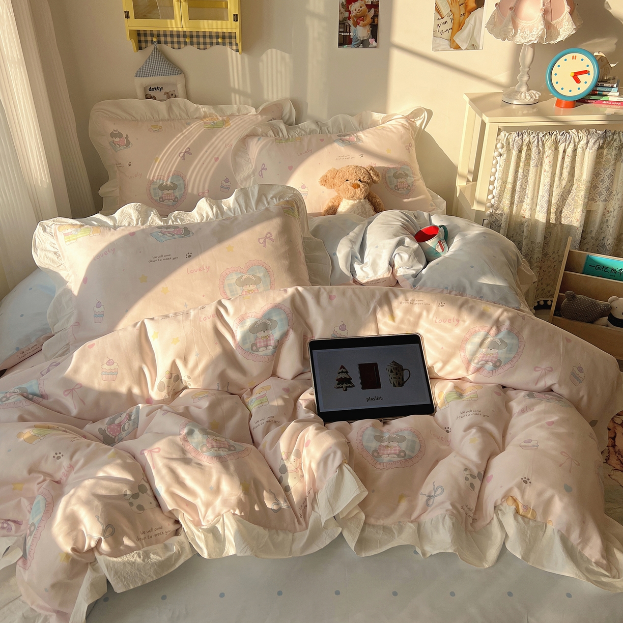 91家纺网 家纺一手货源 找家纺 六巷胡同 2026春夏新款韩系花边款卡通40支13070全棉四件套（第二系列）-风格二 花边小狗茶话会