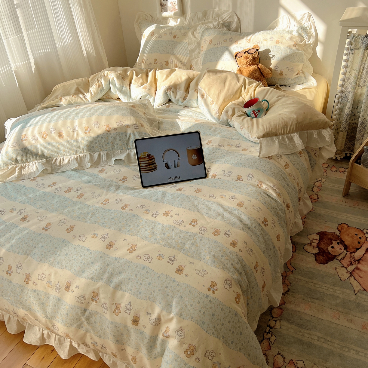 91家纺网 家纺一手货源 找家纺 六巷胡同 2026春夏新款韩系花边款卡通40支13070全棉四件套（第二系列）-风格二 花边熊友赏花集