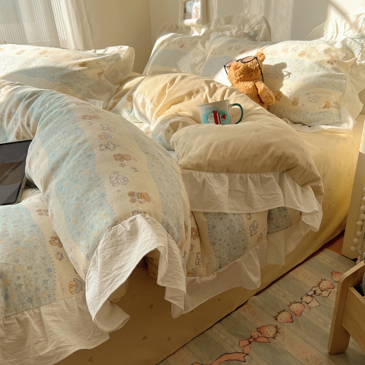 91家纺网 家纺一手货源 找家纺 六巷胡同 2026春夏新款韩系花边款卡通40支13070全棉四件套（第二系列）-风格二 花边熊友赏花集