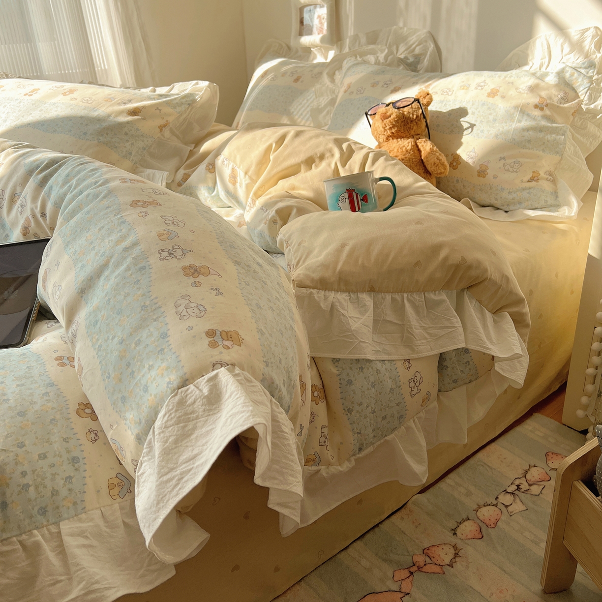 91家纺网 家纺一手货源 找家纺 六巷胡同 2026春夏新款韩系花边款卡通40支13070全棉四件套（第二系列）-风格二 花边熊友赏花集