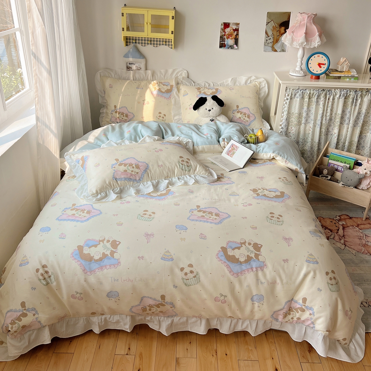 91家纺网 家纺一手货源 找家纺 六巷胡同 2026春夏新款韩系花边款卡通40支13070全棉四件套（第二系列）-风格二 花边慵懒猫咪崽