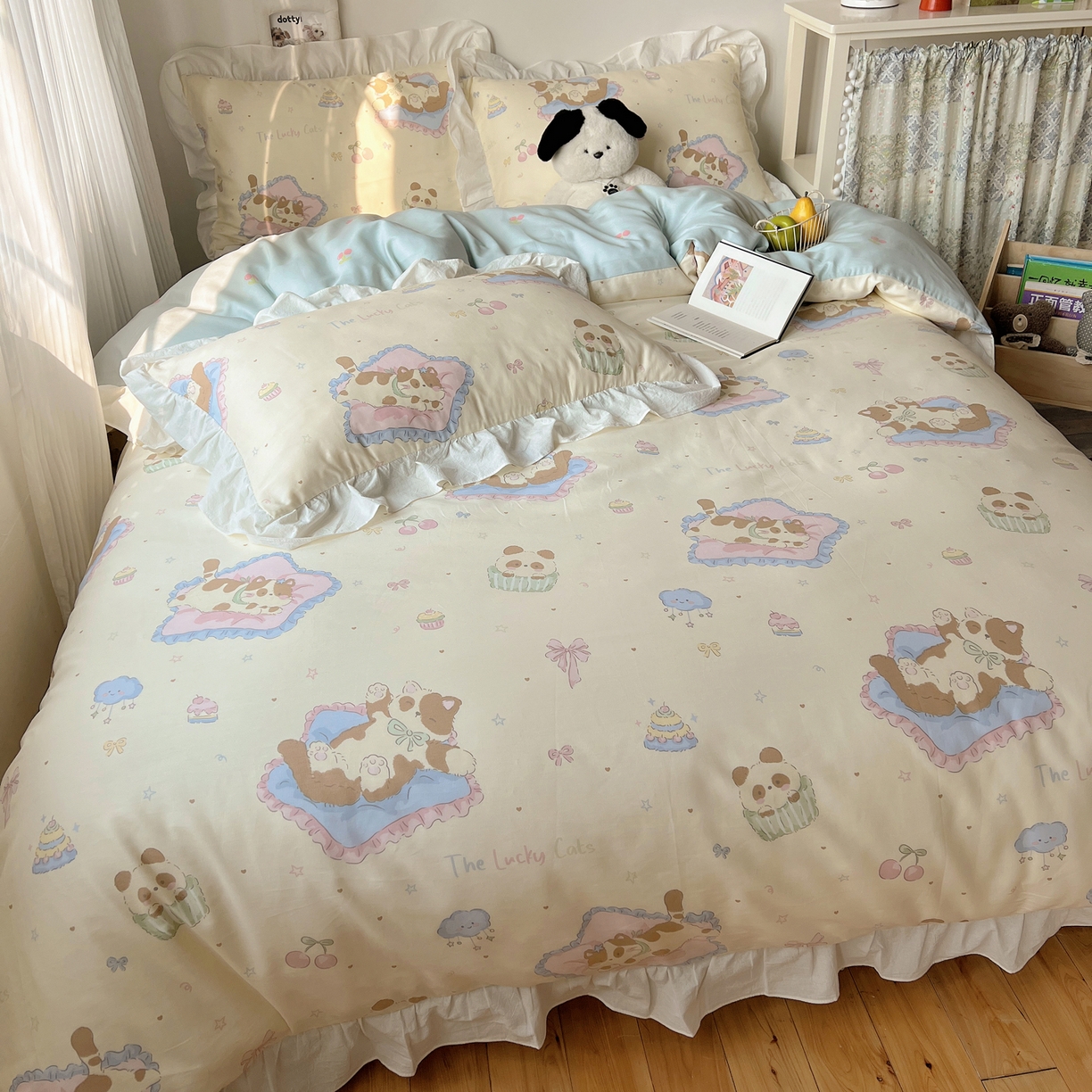 91家纺网 家纺一手货源 找家纺 六巷胡同 2026春夏新款韩系花边款卡通40支13070全棉四件套（第二系列）-风格二 花边慵懒猫咪崽