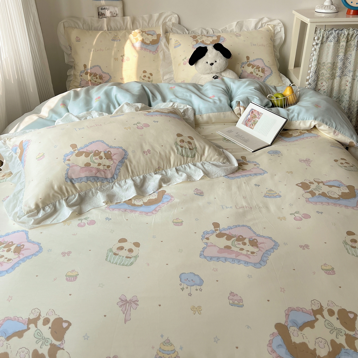 91家纺网 家纺一手货源 找家纺 六巷胡同 2026春夏新款韩系花边款卡通40支13070全棉四件套（第二系列）-风格二 花边慵懒猫咪崽