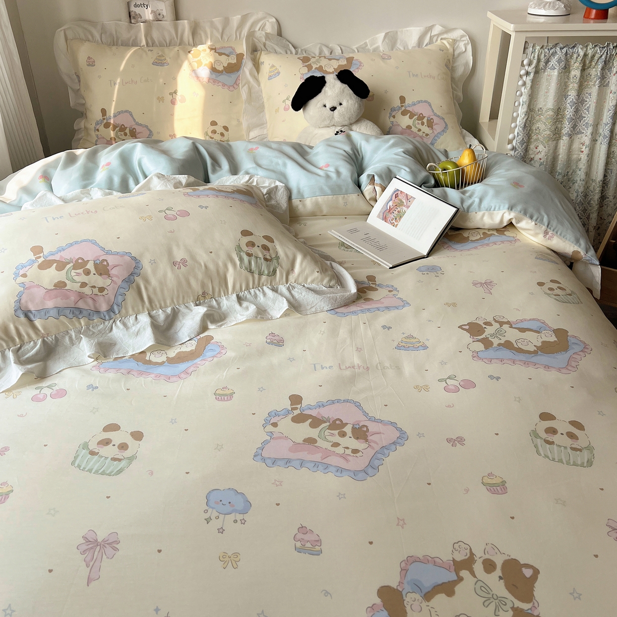 91家纺网 家纺一手货源 找家纺 六巷胡同 2026春夏新款韩系花边款卡通40支13070全棉四件套（第二系列）-风格二 花边慵懒猫咪崽