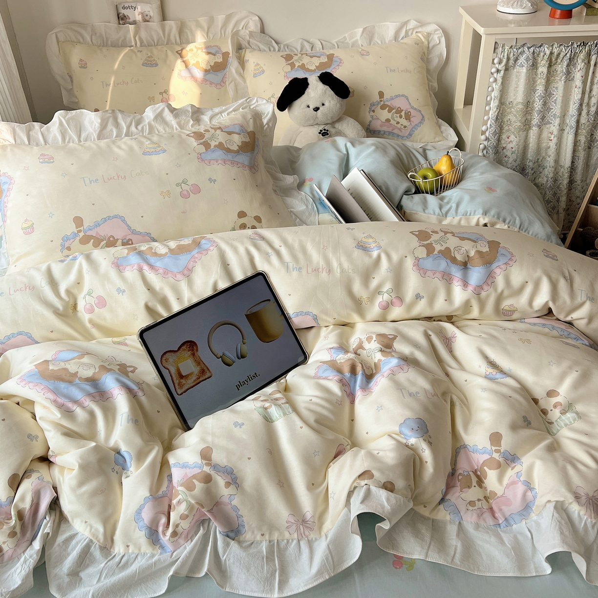 91家纺网 家纺一手货源 找家纺 六巷胡同 2026春夏新款韩系花边款卡通40支13070全棉四件套（第二系列）-风格二 花边慵懒猫咪崽