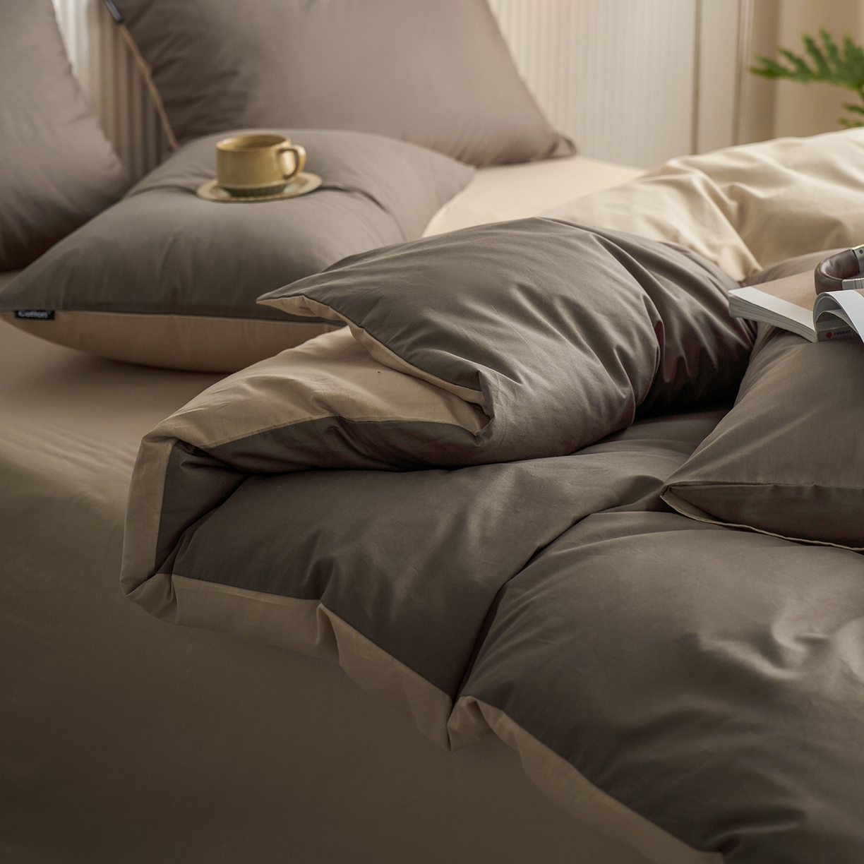 91家纺网 家纺一手货源 找家纺 小懒猪 2026新款13372A类双拼纯色全棉纯棉四件套 （提供买家秀） 深咖-香槟