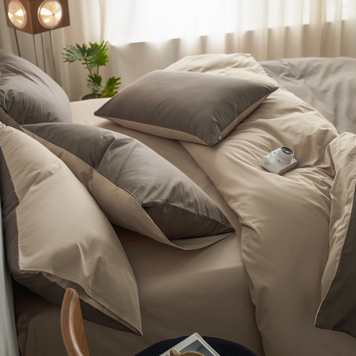 91家纺网 家纺一手货源 找家纺 小懒猪 2026新款13372A类双拼纯色全棉纯棉四件套 （提供买家秀） 深咖-香槟