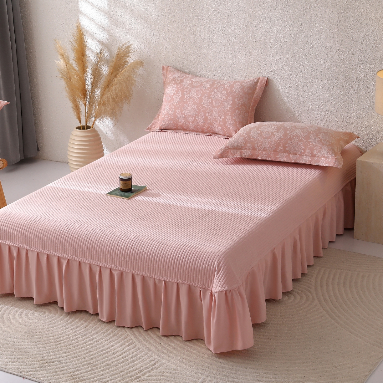 91家纺网 家纺一手货源 找家纺 （总）金艾草 2026新款欧式风雕花全棉纯棉花边床盖四件套