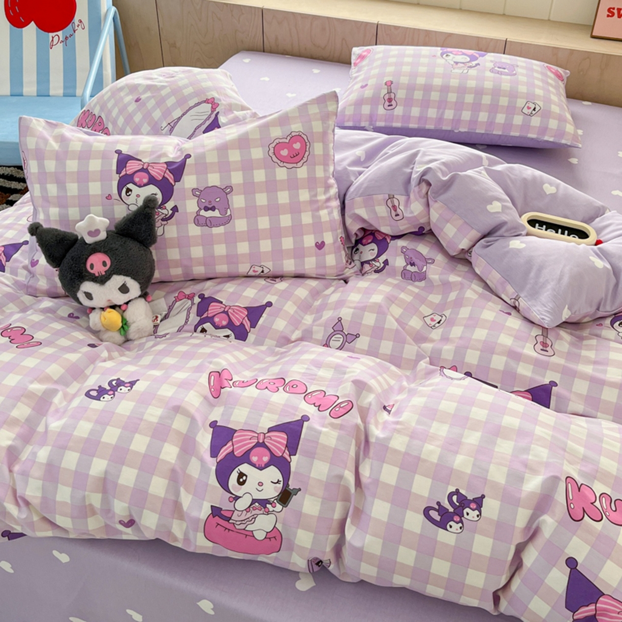 91家纺网 家纺一手货源 找家纺 博雅 2026新款三丽鸥全棉纯棉小版印花四件套 小方格库洛米