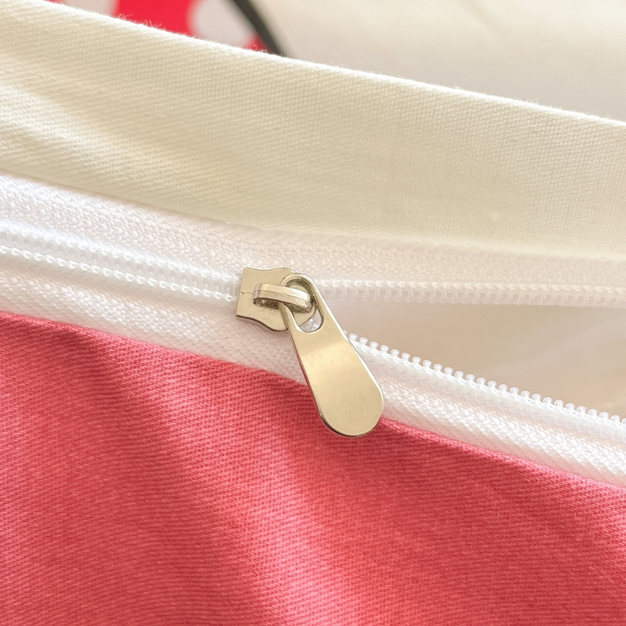 91家纺网 家纺一手货源 找家纺 博雅 2026新款三丽鸥全棉纯棉小版印花四件套 奶白kt