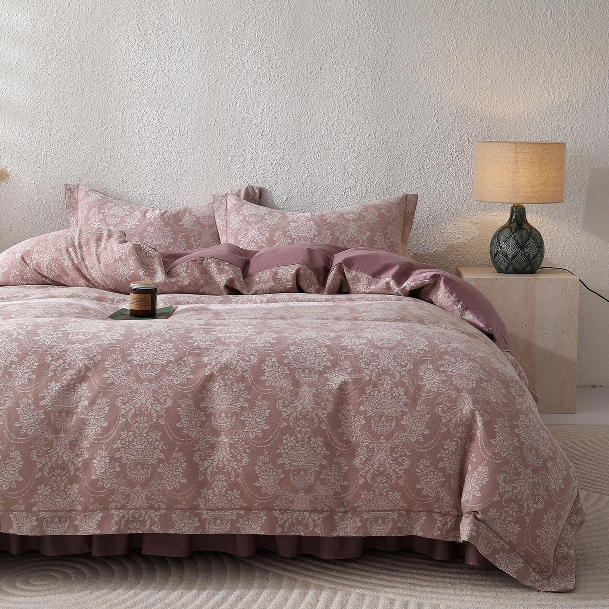 91家纺网 家纺一手货源 找家纺 金艾草 2026新款欧式风雕花全棉纯棉花边床盖四件套 欧花-紫