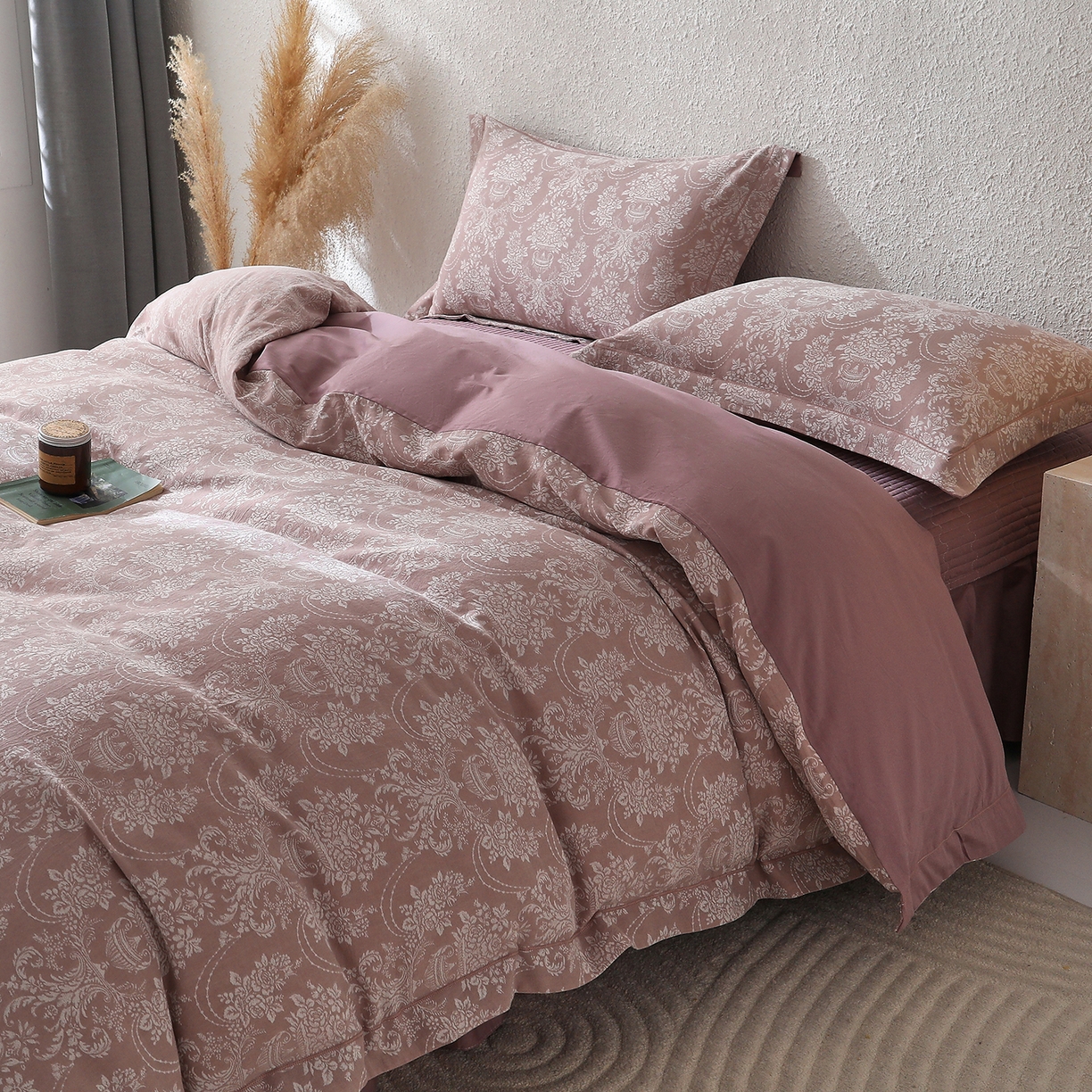 91家纺网 家纺一手货源 找家纺 金艾草 2026新款欧式风雕花全棉纯棉花边床盖四件套 欧花-紫