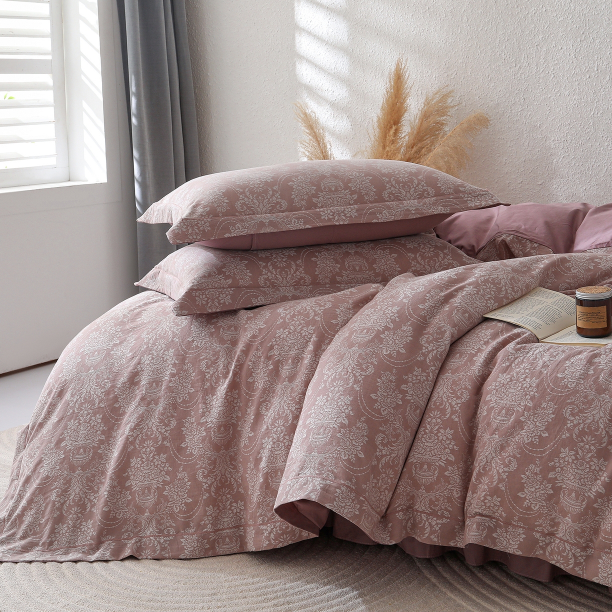 91家纺网 家纺一手货源 找家纺 金艾草 2026新款欧式风雕花全棉纯棉花边床盖四件套 欧花-紫