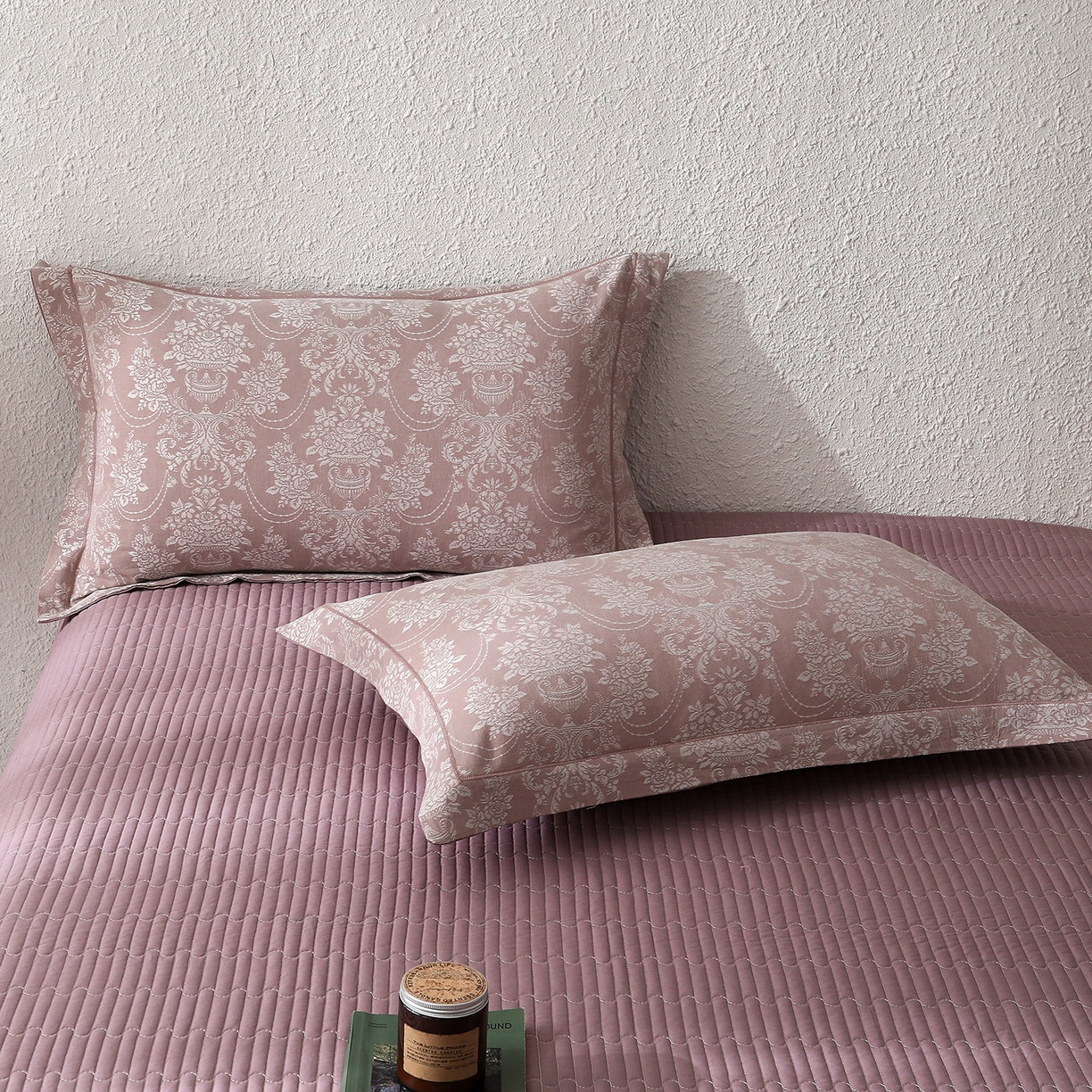91家纺网 家纺一手货源 找家纺 金艾草 2026新款欧式风雕花全棉纯棉花边床盖四件套 欧花-紫