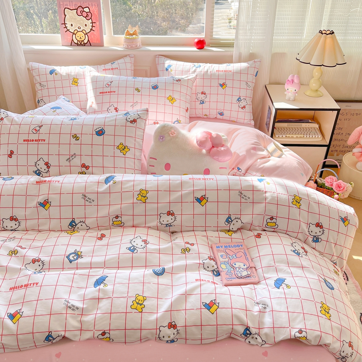 91家纺网 家纺一手货源 找家纺 博雅 2026新款三丽鸥全棉纯棉小版印花四件套 甜粉格纹kt