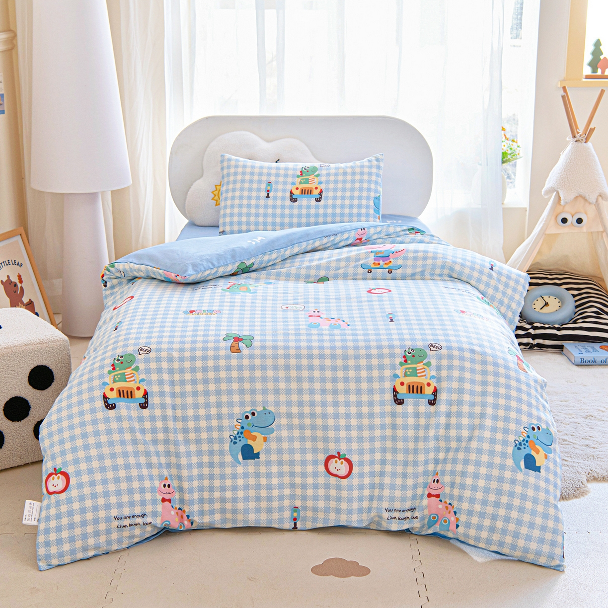 91家纺网 家纺一手货源 找家纺 乐秀家纺 2026新款全棉幼儿园被子三件套卡通纯棉被套被芯六件套 领结小熊