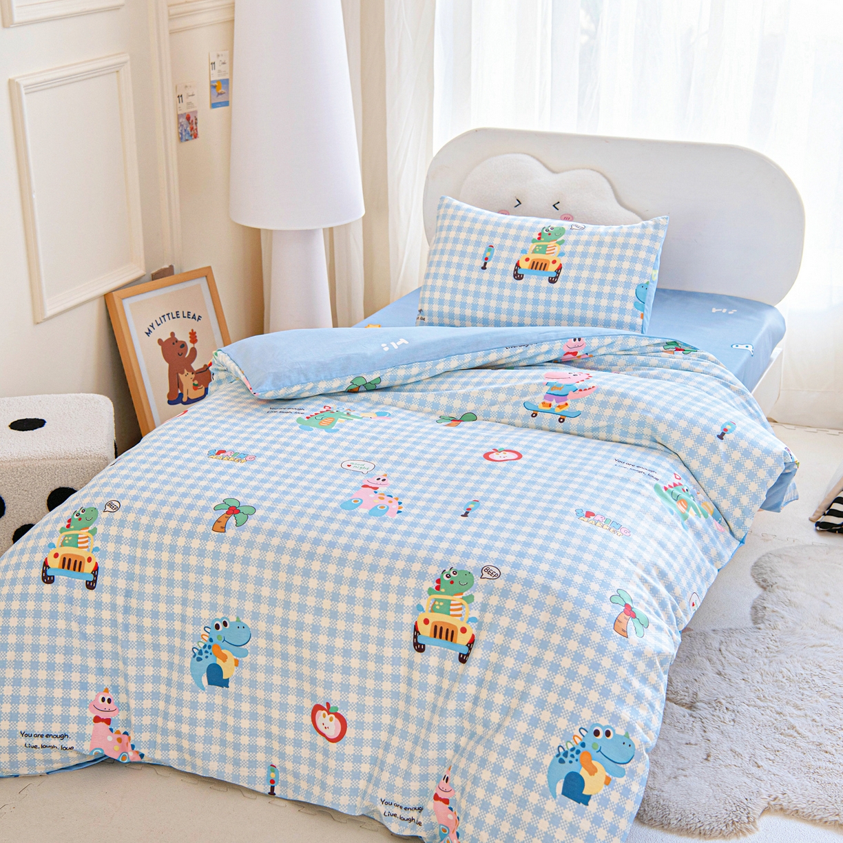 91家纺网 家纺一手货源 找家纺 乐秀家纺 2026新款全棉幼儿园被子三件套卡通纯棉被套被芯六件套 领结小熊