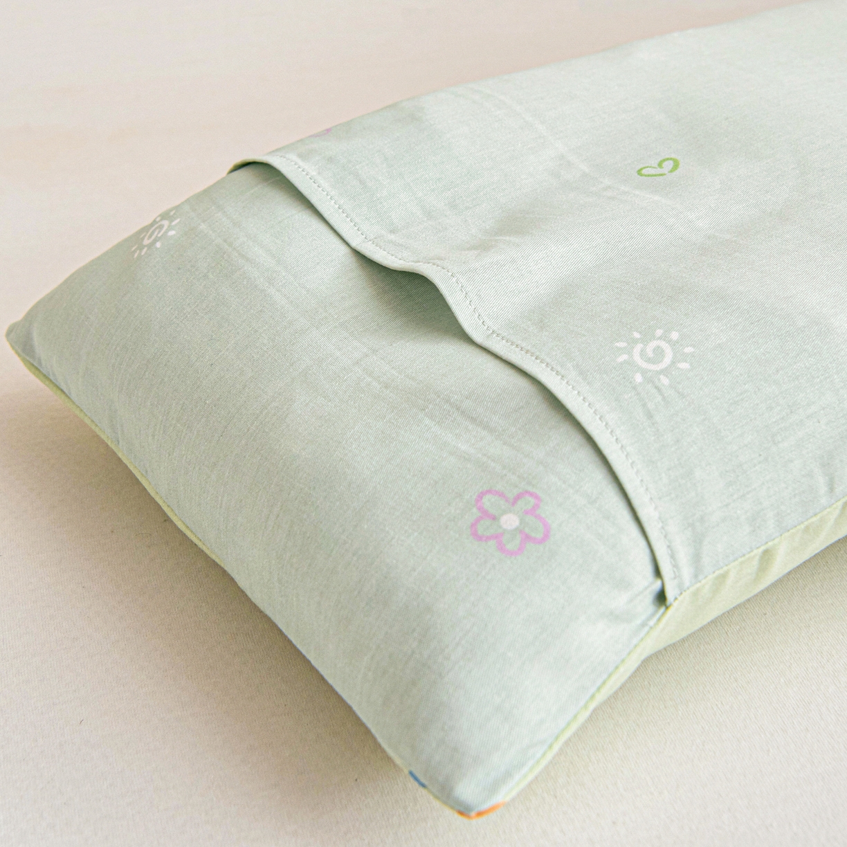 91家纺网 家纺一手货源 找家纺 乐秀家纺 2026新款全棉幼儿园被子三件套卡通纯棉被套被芯六件套 趣味巴士