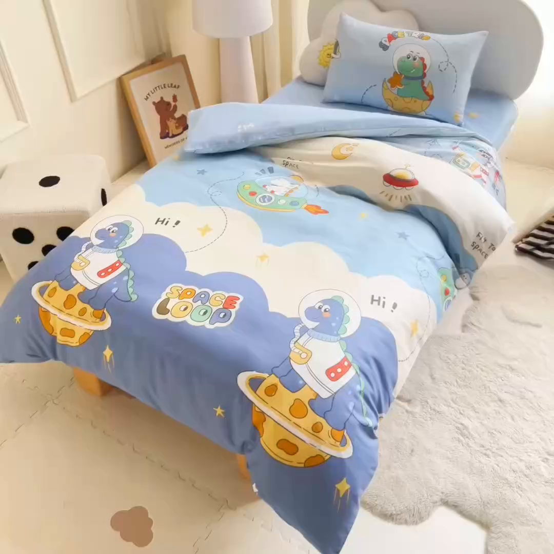 91家纺网 家纺一手货源 找家纺 乐秀家纺 2026新款全棉幼儿园被子三件套卡通纯棉被套被芯六件套 晚安宝贝