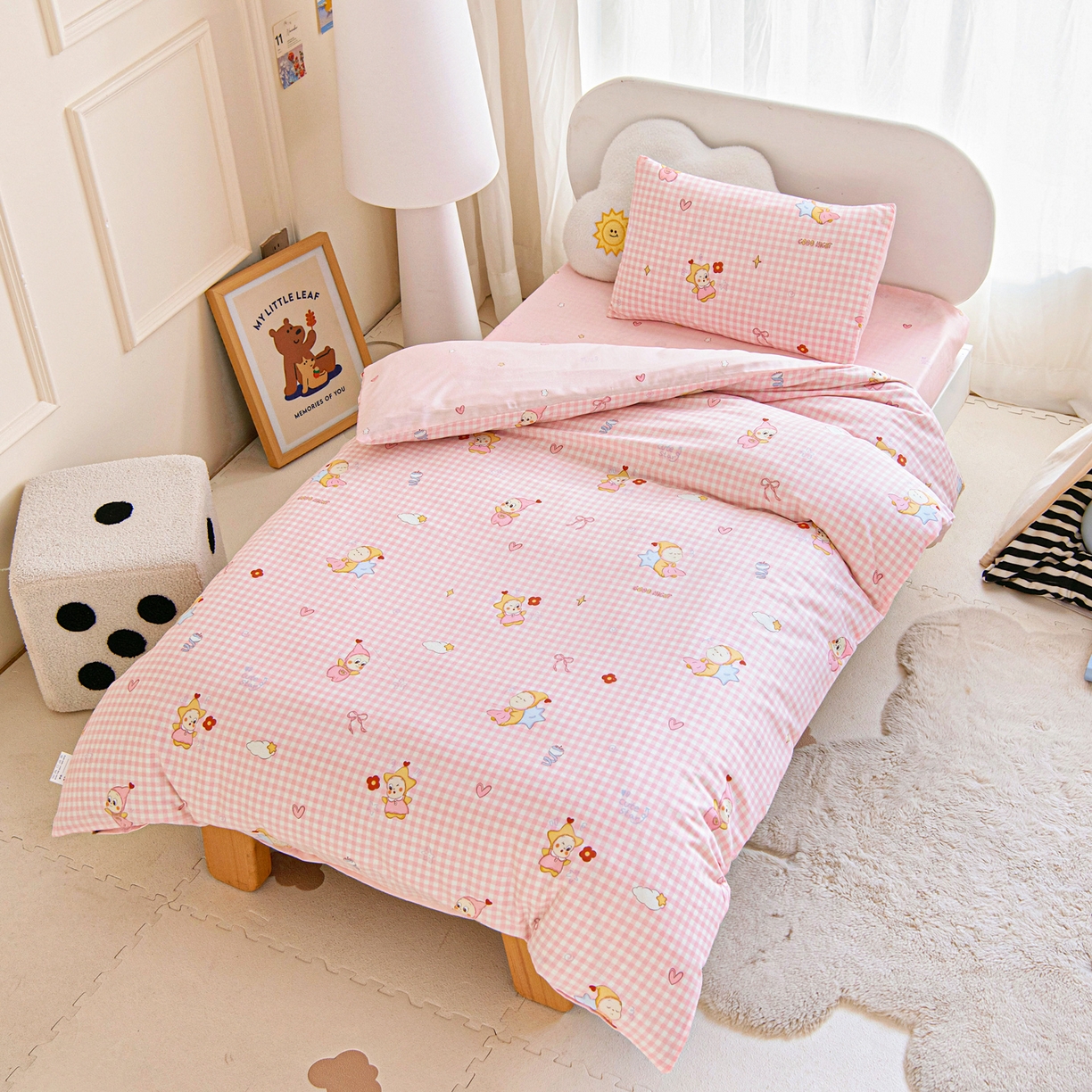 91家纺网 家纺一手货源 找家纺 乐秀家纺 2026新款全棉幼儿园被子三件套卡通纯棉被套被芯六件套 熊猫嬉戏