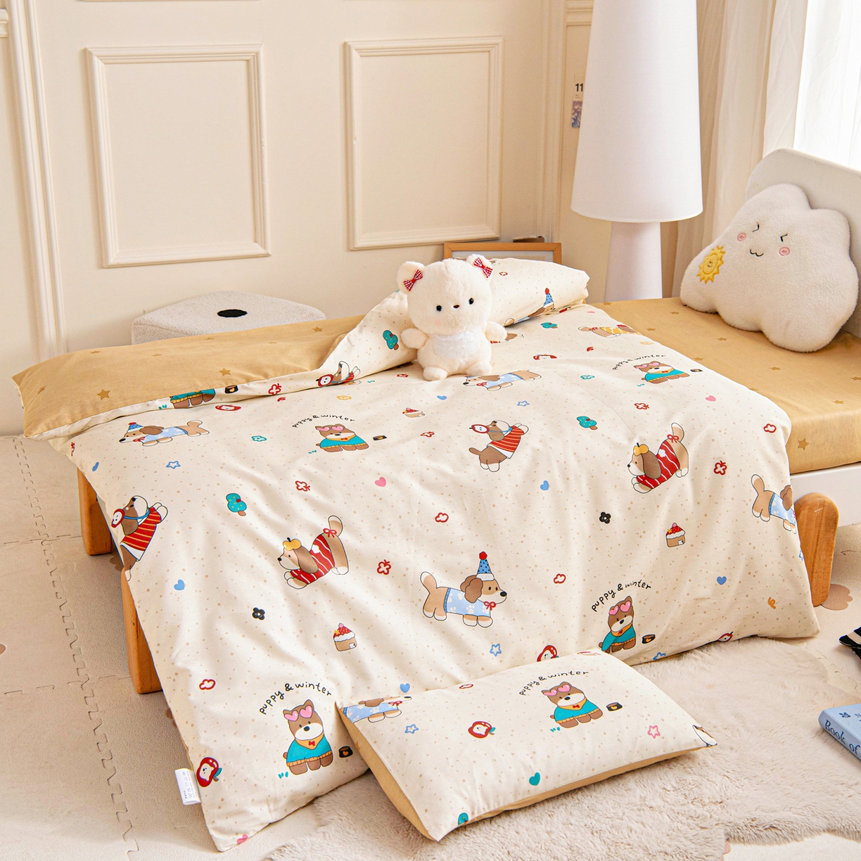 91家纺网 家纺一手货源 找家纺 乐秀家纺 2026新款全棉幼儿园被子三件套卡通纯棉被套被芯六件套 汪汪派对