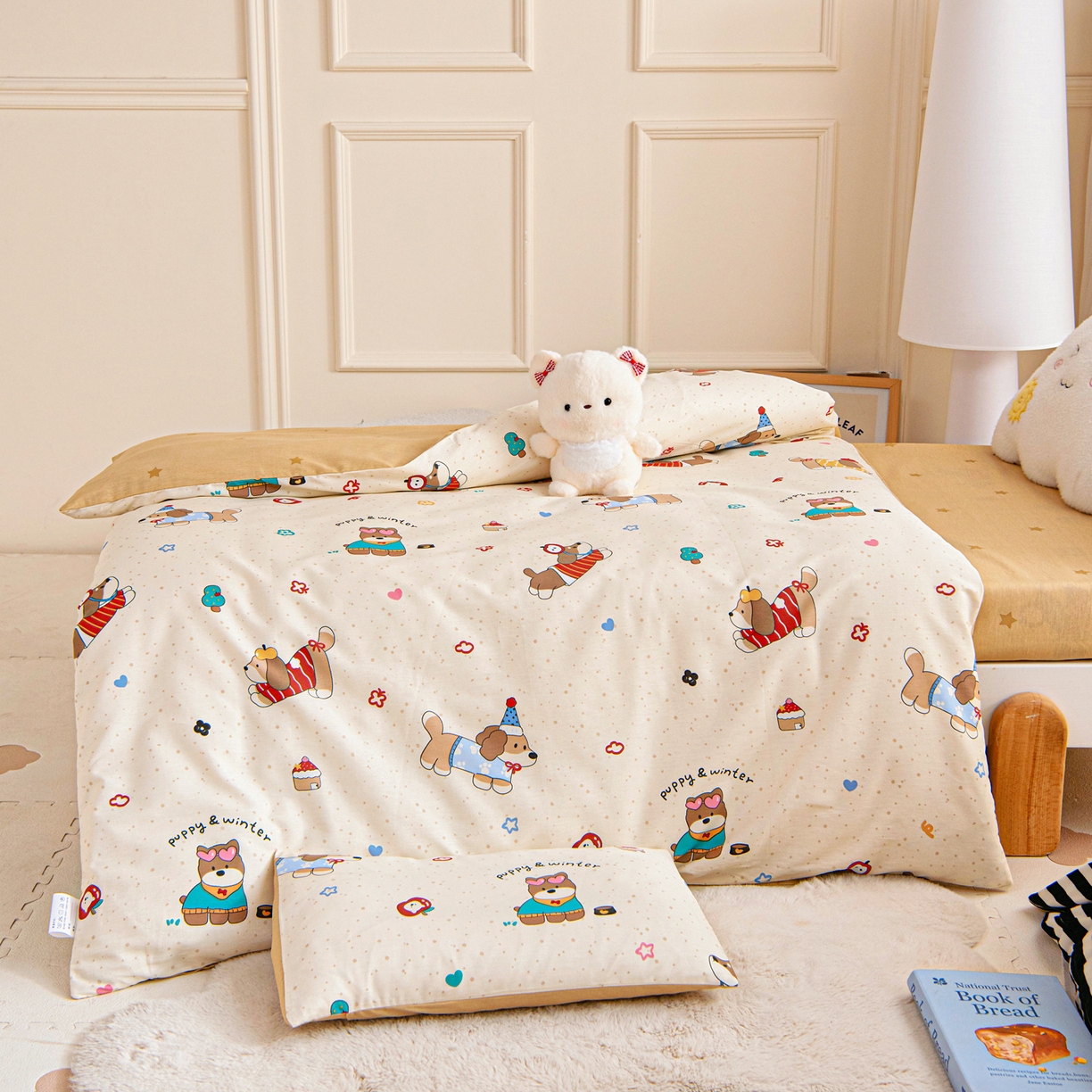 91家纺网 家纺一手货源 找家纺 乐秀家纺 2026新款全棉幼儿园被子三件套卡通纯棉被套被芯六件套 汪汪派对