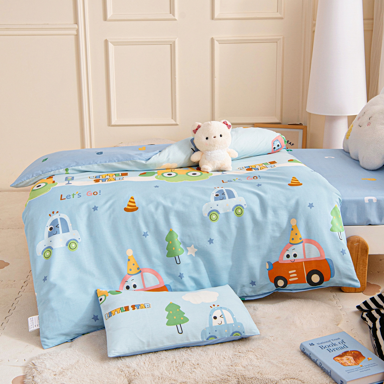 91家纺网 家纺一手货源 找家纺 乐秀家纺 2026新款全棉幼儿园被子三件套卡通纯棉被套被芯六件套 云朵汽车