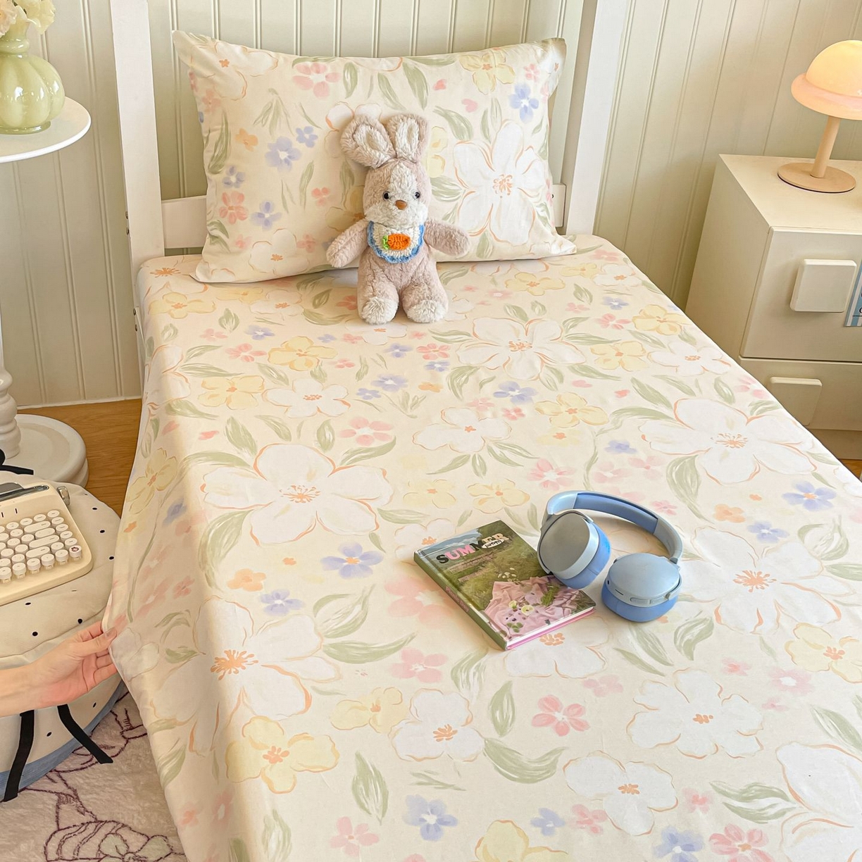 91家纺网 家纺一手货源 找家纺 寻米 2026新款春夏13070印花三件套单品系列-三件套 春风里-杏色