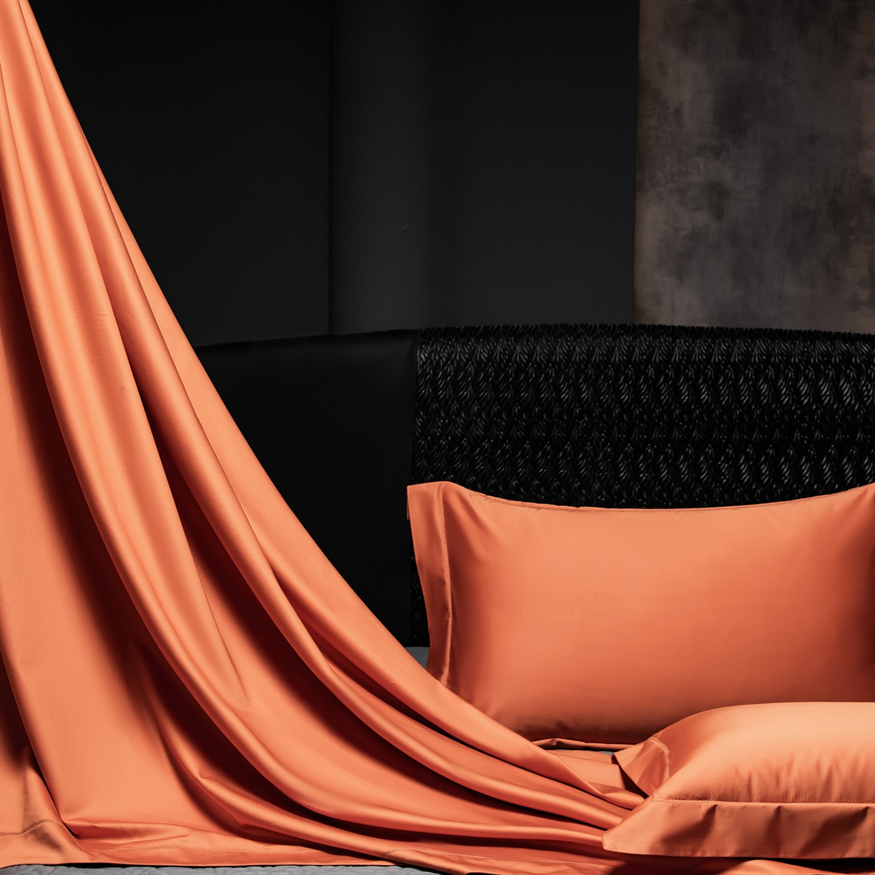 91家纺网 家纺一手货源 找家纺 轩和家居 2026新款高支贡缎长绒棉镂空四件套 琥珀橙