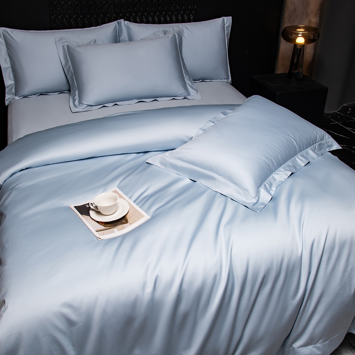 91家纺网 家纺一手货源 找家纺 轩和家居 2026新款高支贡缎长绒棉镂空四件套 晴天蓝