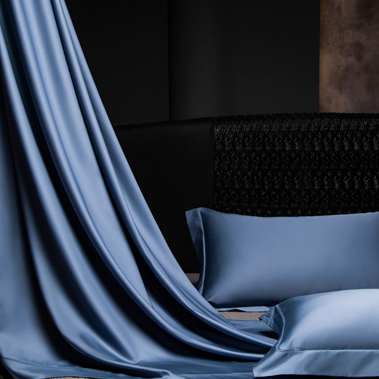 91家纺网 家纺一手货源 找家纺 轩和家居 2026新款高支贡缎长绒棉镂空四件套 景泰蓝