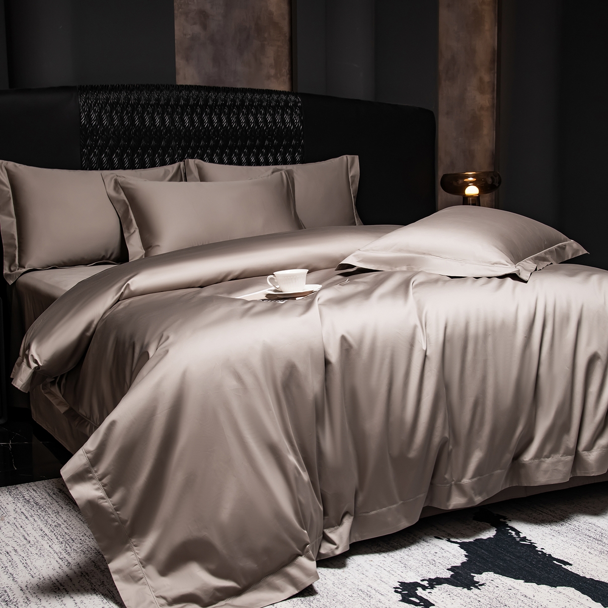 91家纺网 家纺一手货源 找家纺 轩和家居 2026新款高支贡缎长绒棉镂空四件套 幻影灰