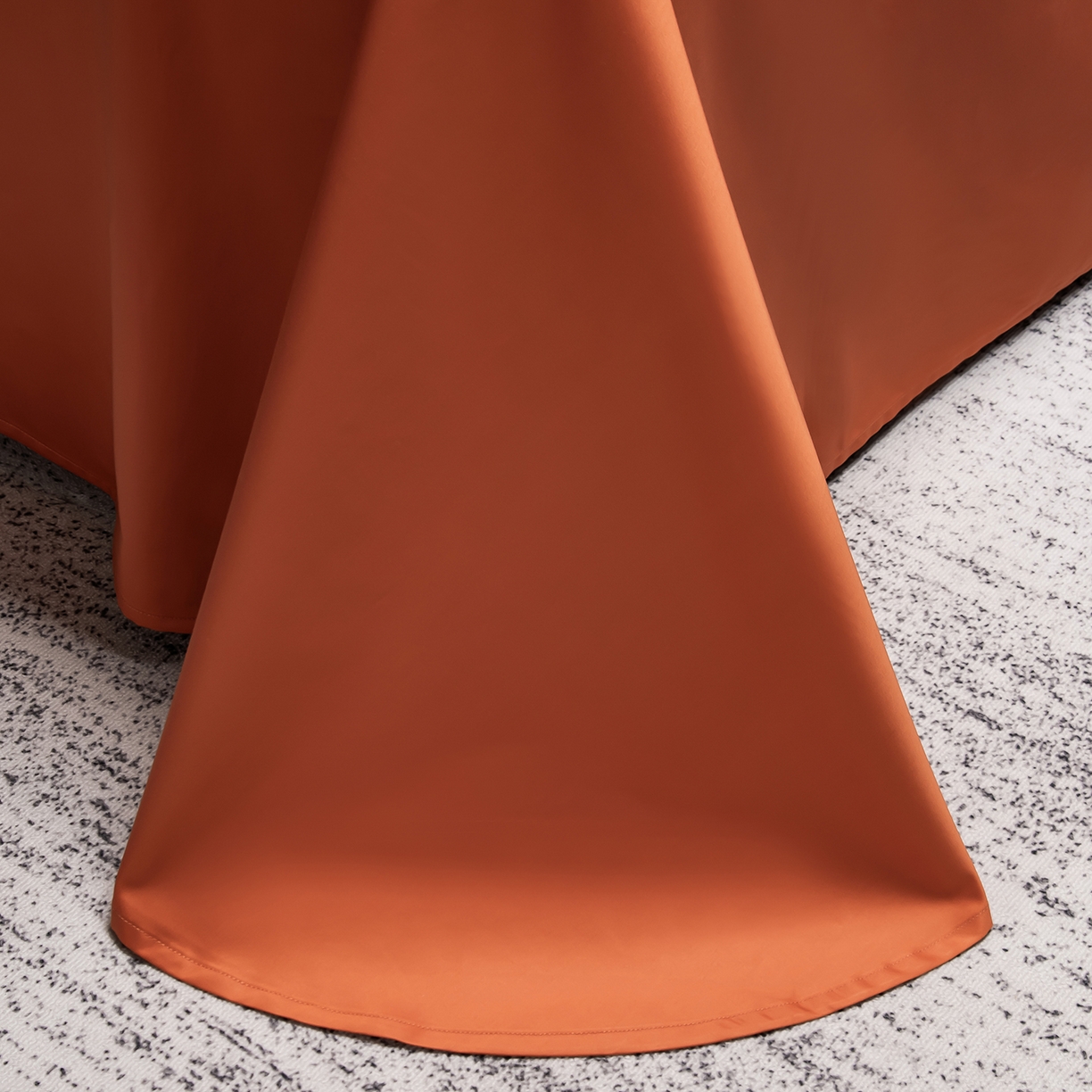 91家纺网 家纺一手货源 找家纺 轩和家居 2026新款高支贡缎长绒棉镂空四件套 琥珀橙