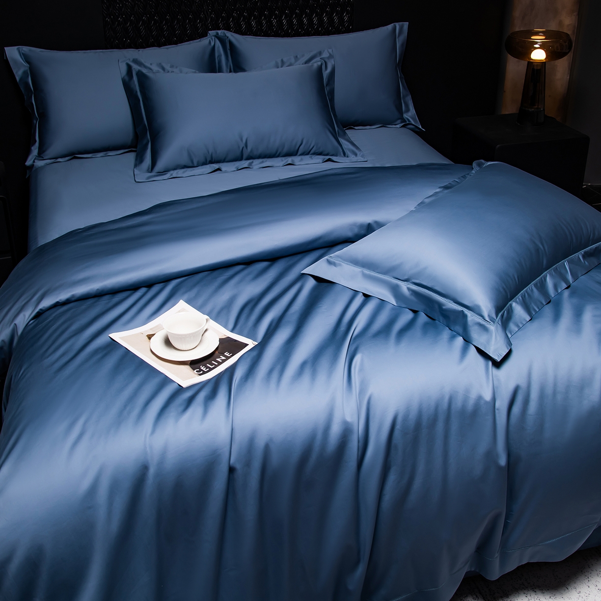 91家纺网 家纺一手货源 找家纺 轩和家居 2026新款高支贡缎长绒棉镂空四件套 景泰蓝