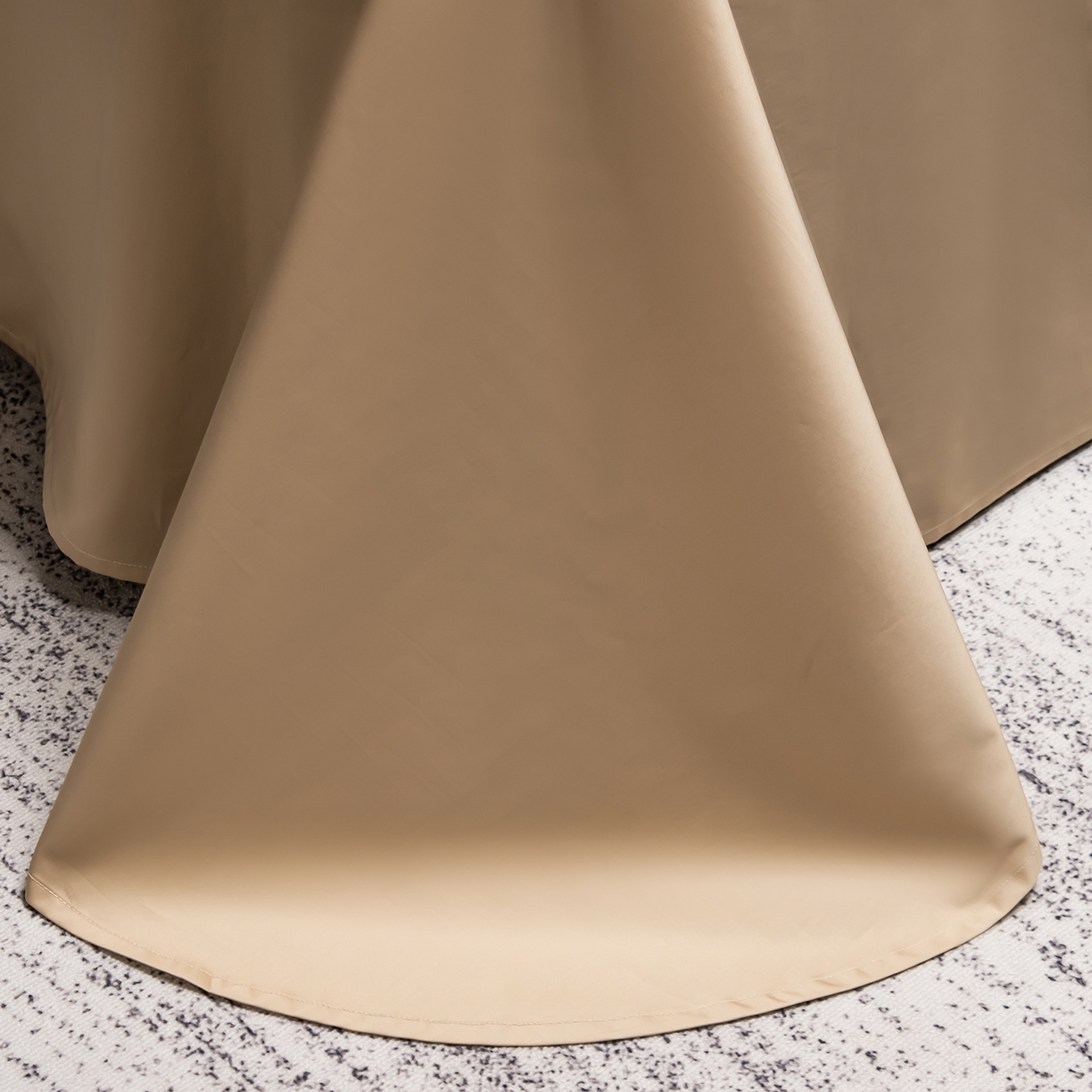 91家纺网 家纺一手货源 找家纺 轩和家居 2026新款高支贡缎长绒棉镂空四件套 鎏金色