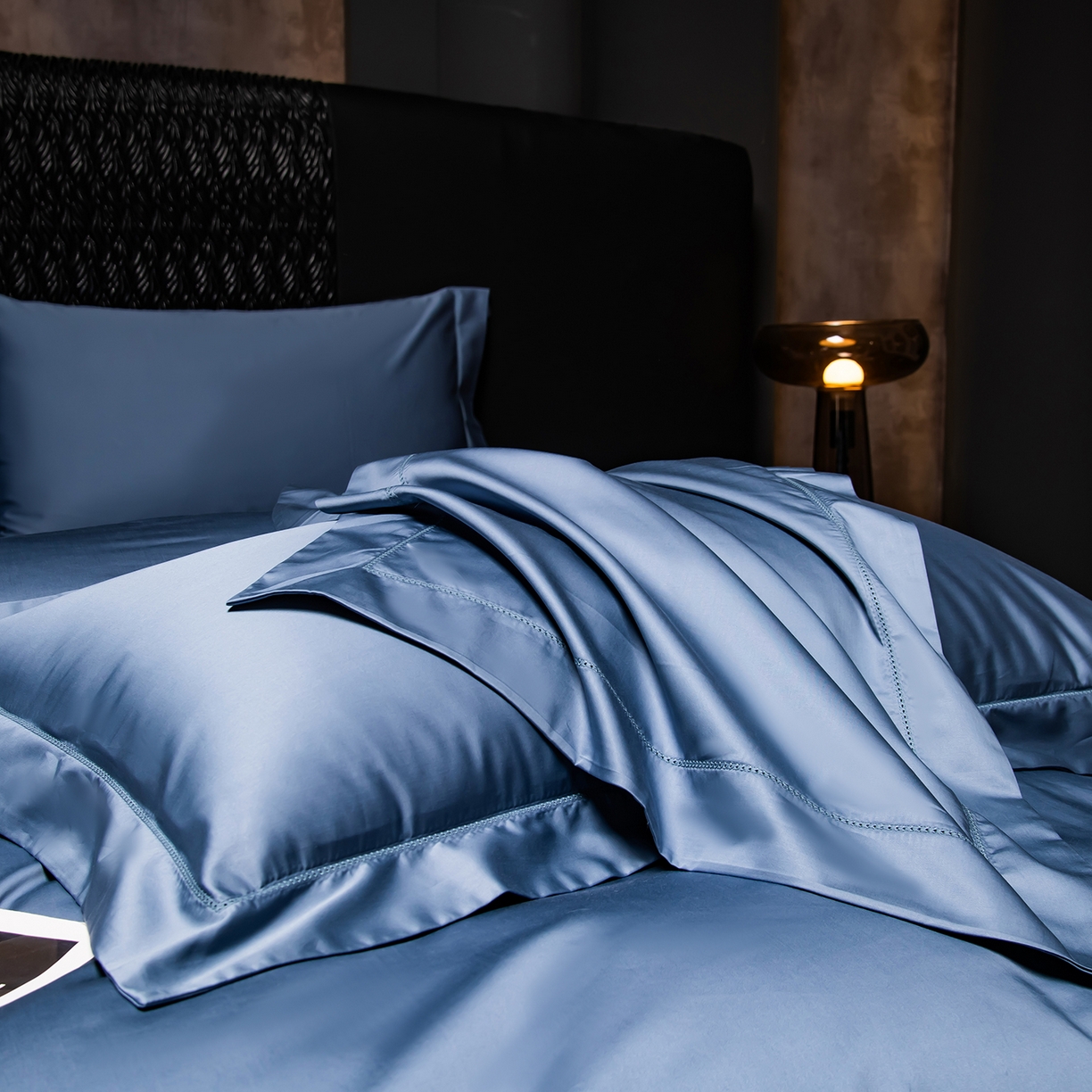 91家纺网 家纺一手货源 找家纺 轩和家居 2026新款高支贡缎长绒棉镂空四件套 景泰蓝