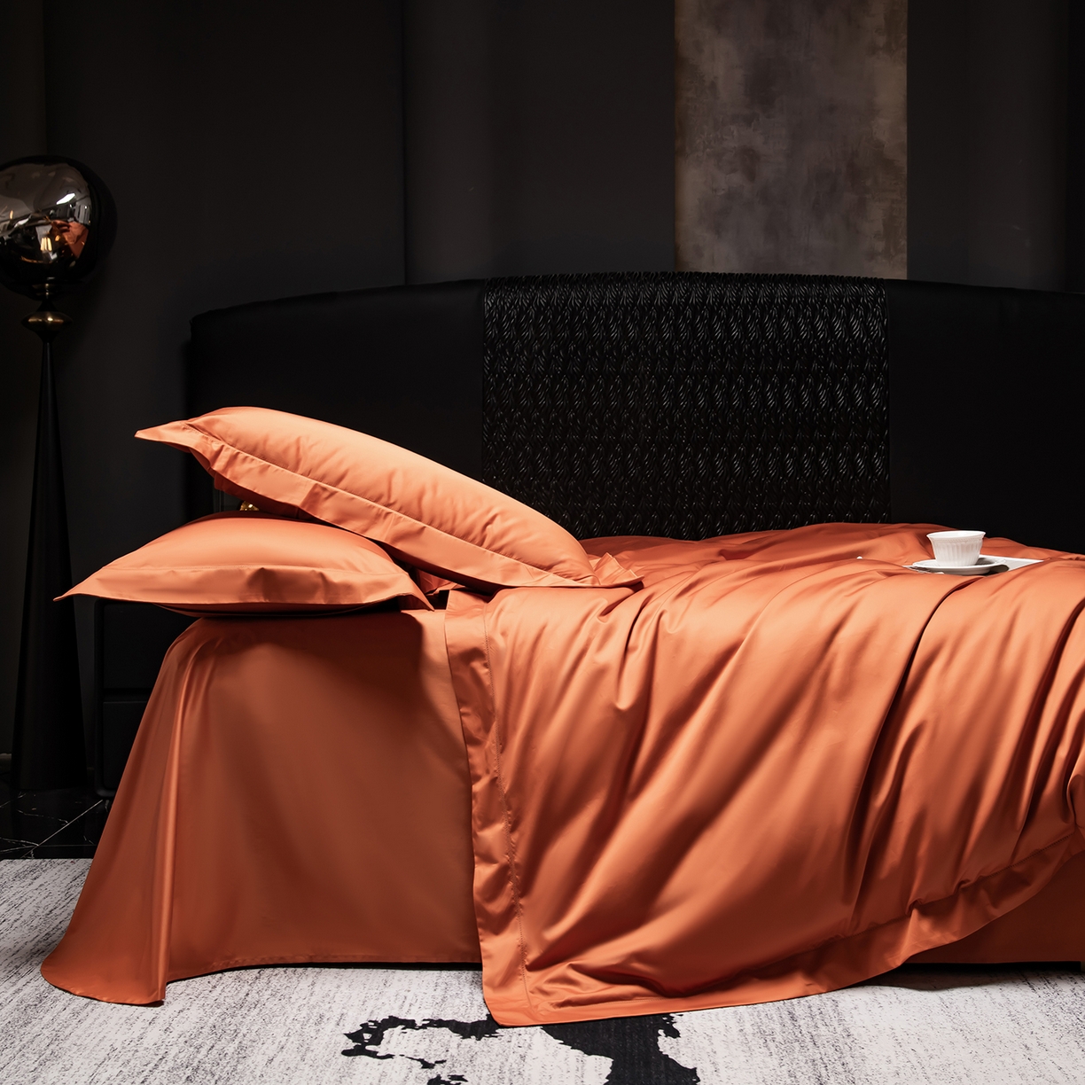 91家纺网 家纺一手货源 找家纺 轩和家居 2026新款高支贡缎长绒棉镂空四件套 琥珀橙