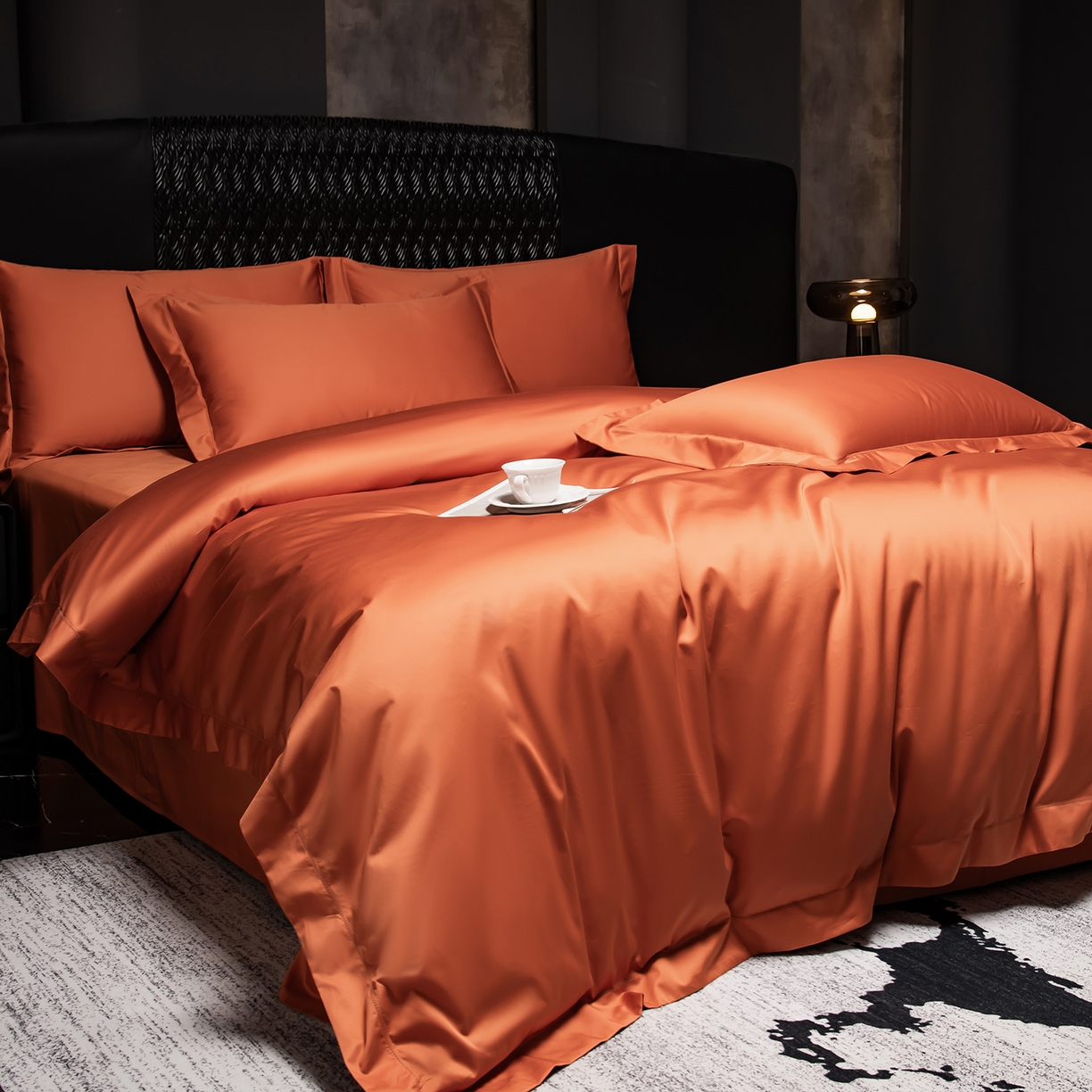 91家纺网 家纺一手货源 找家纺 轩和家居 2026新款高支贡缎长绒棉镂空四件套 琥珀橙