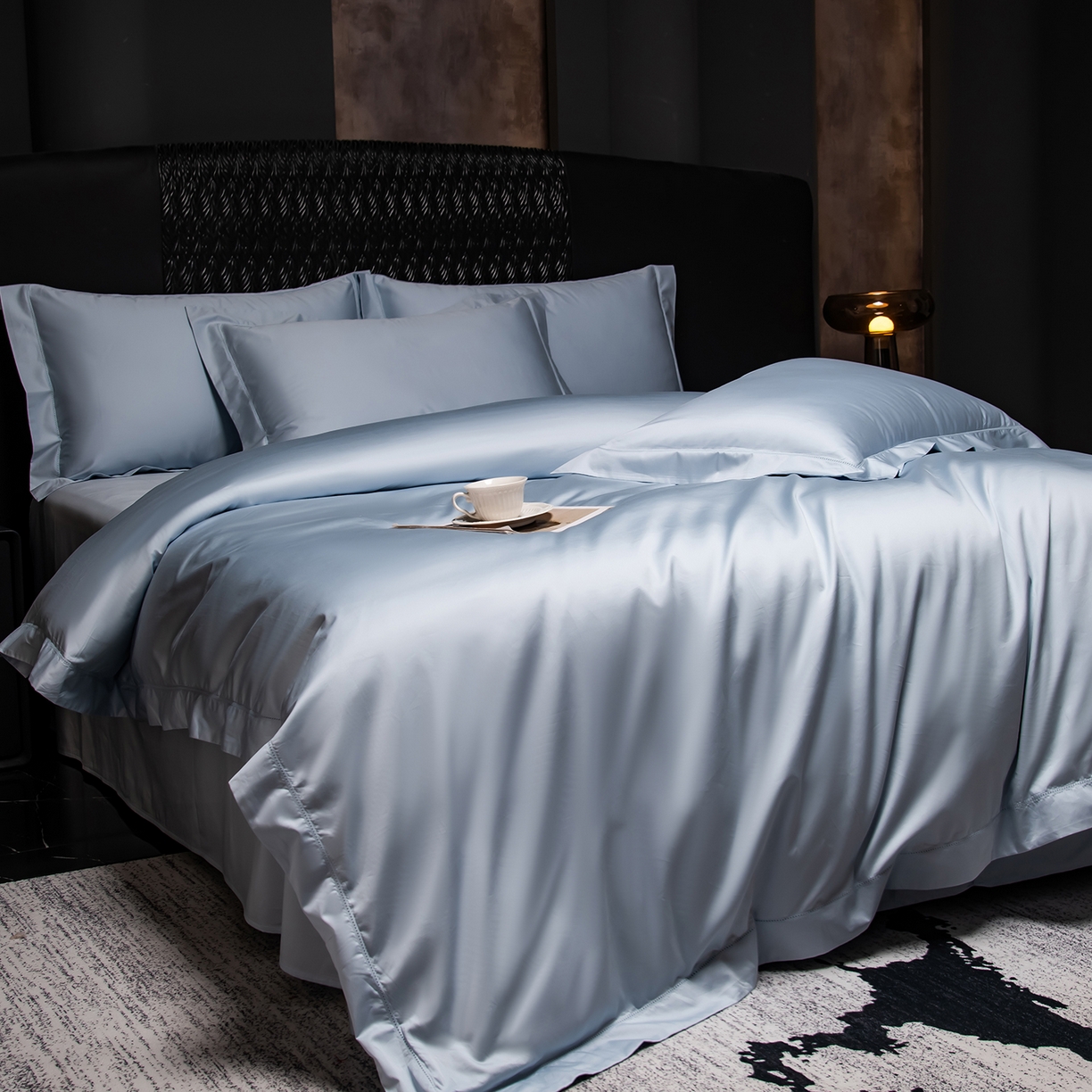 91家纺网 家纺一手货源 找家纺 轩和家居 2026新款高支贡缎长绒棉镂空四件套 晴天蓝