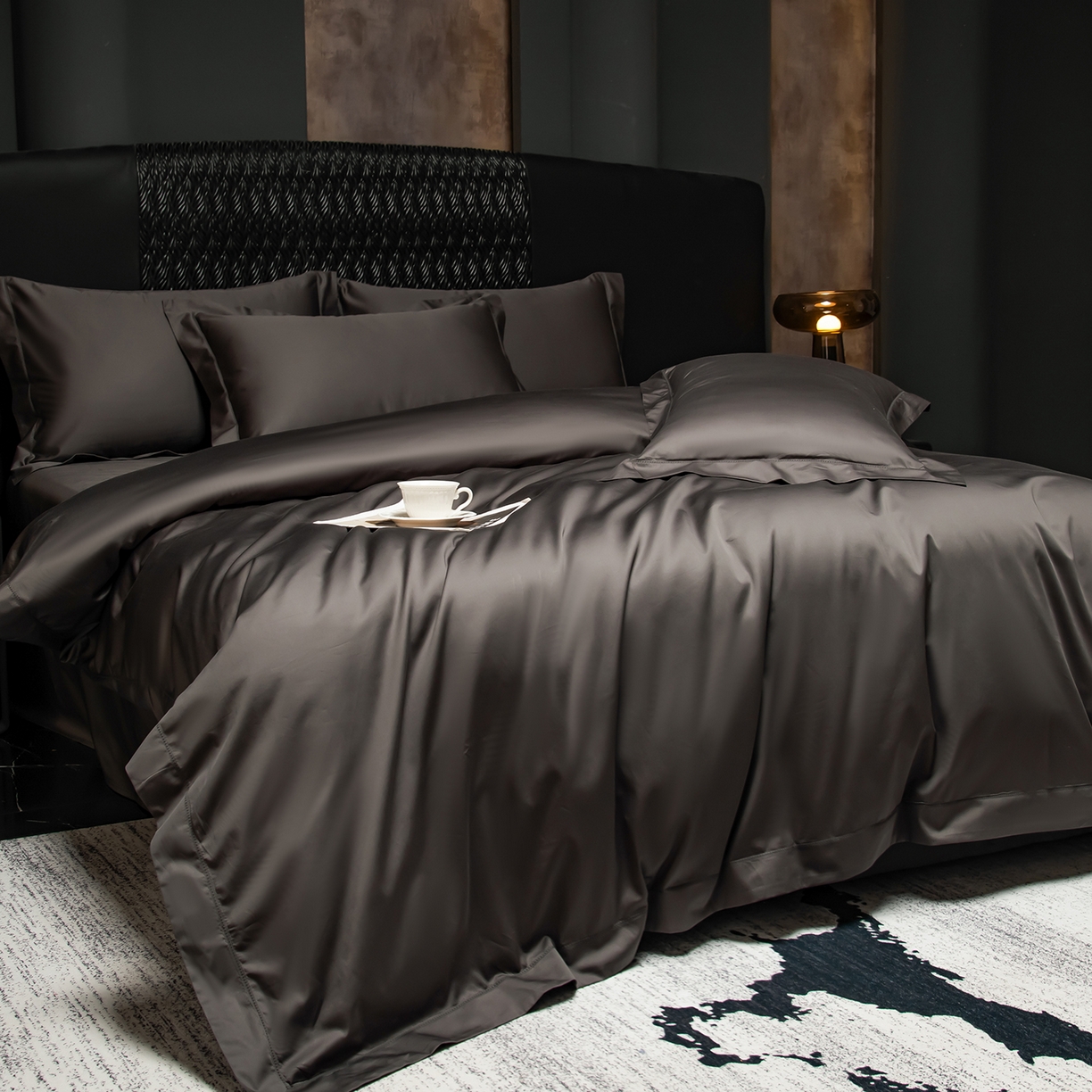 91家纺网 家纺一手货源 找家纺 轩和家居 2026新款高支贡缎长绒棉镂空四件套 夜阑黑