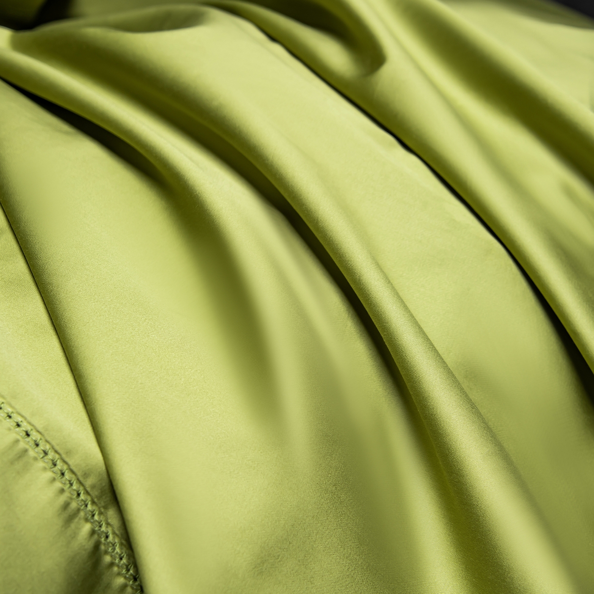 91家纺网 家纺一手货源 找家纺 轩和家居 2026新款高支贡缎长绒棉镂空四件套 莱姆绿