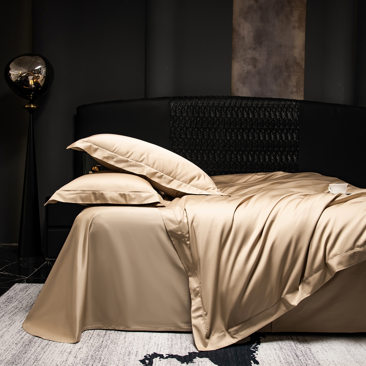 91家纺网 家纺一手货源 找家纺 轩和家居 2026新款高支贡缎长绒棉镂空四件套 鎏金色