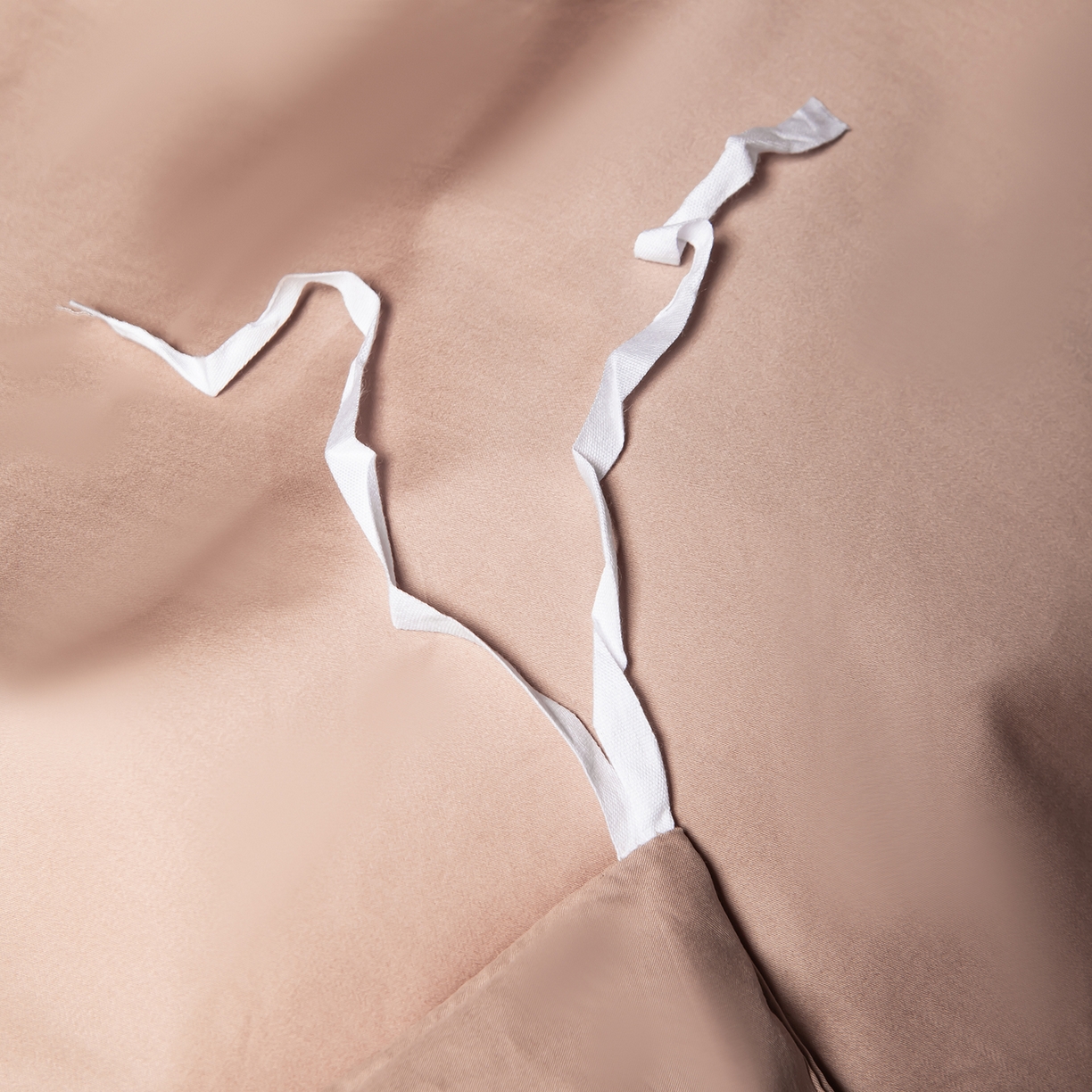 91家纺网 家纺一手货源 找家纺 轩和家居 2026新款高支贡缎长绒棉镂空四件套 茶杏色