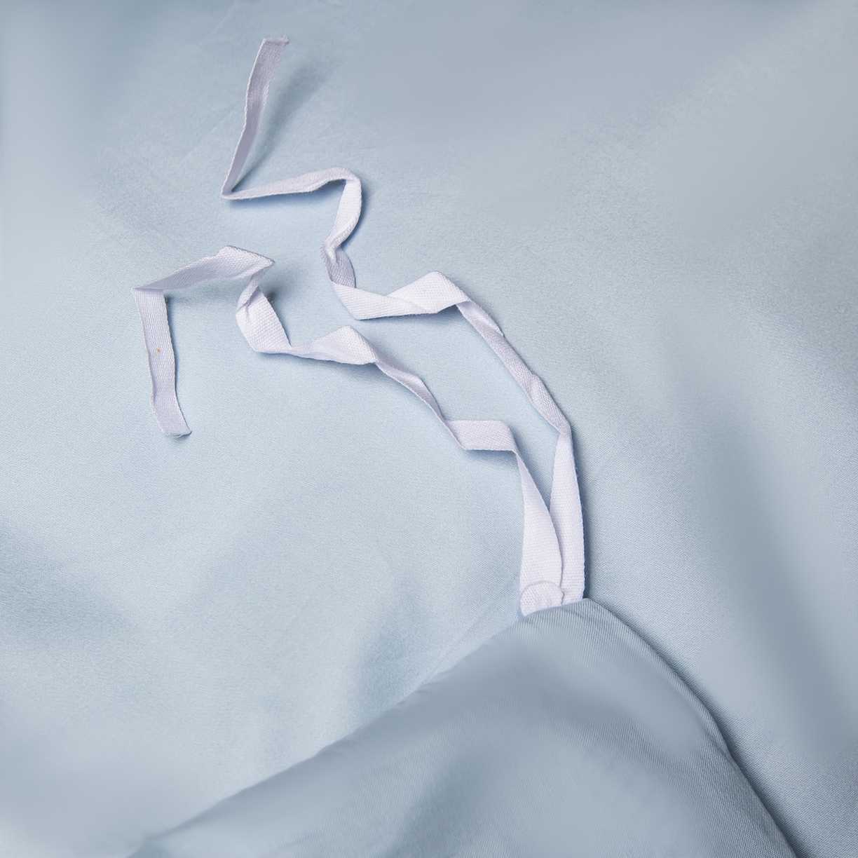 91家纺网 家纺一手货源 找家纺 轩和家居 2026新款高支贡缎长绒棉镂空四件套 晴天蓝