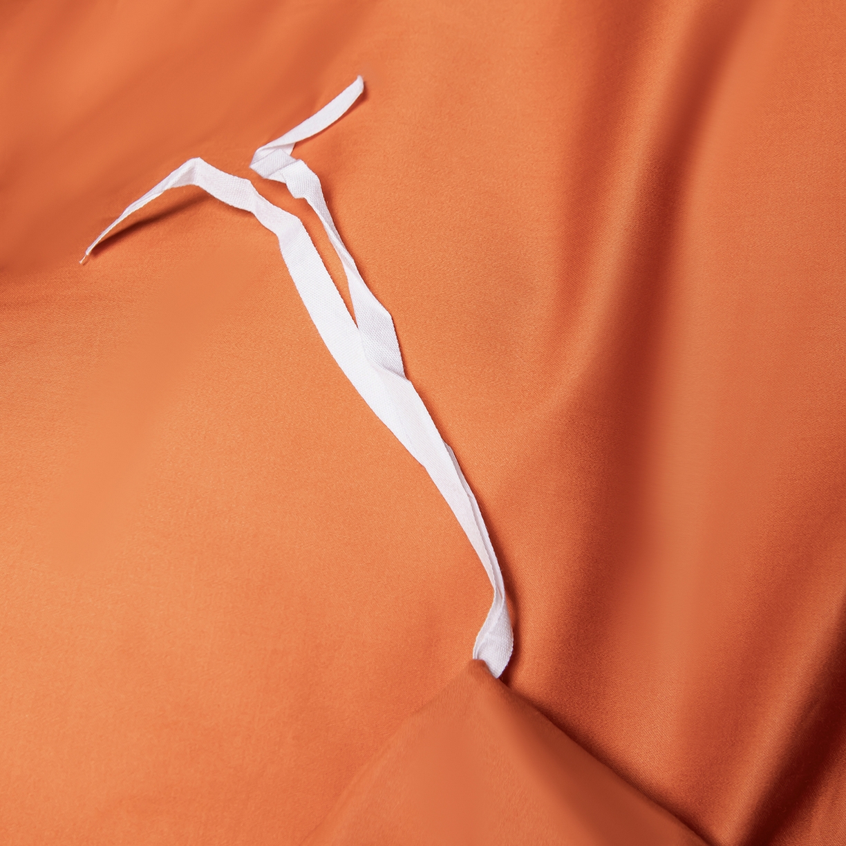 91家纺网 家纺一手货源 找家纺 轩和家居 2026新款高支贡缎长绒棉镂空四件套 琥珀橙