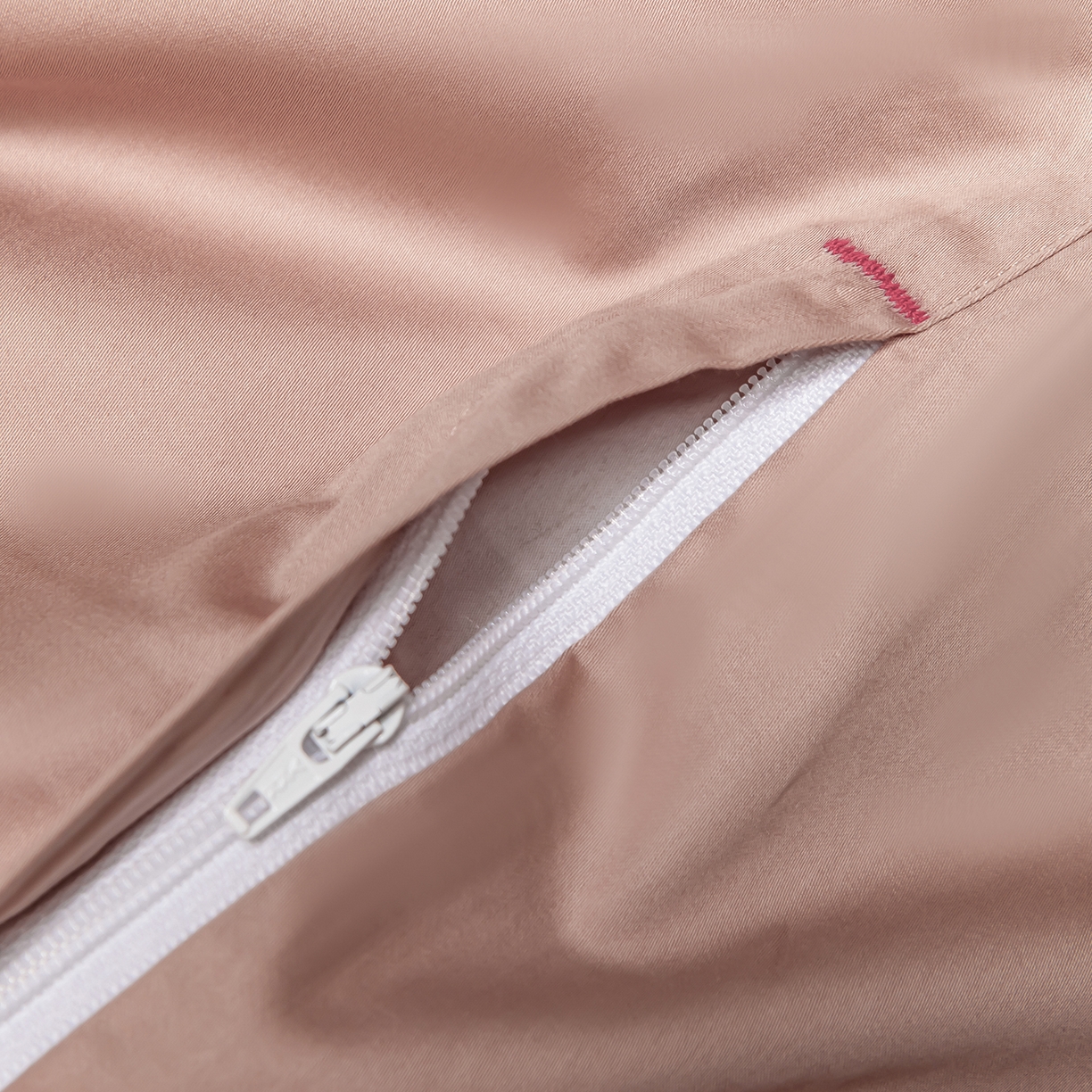 91家纺网 家纺一手货源 找家纺 轩和家居 2026新款高支贡缎长绒棉镂空四件套 茶杏色