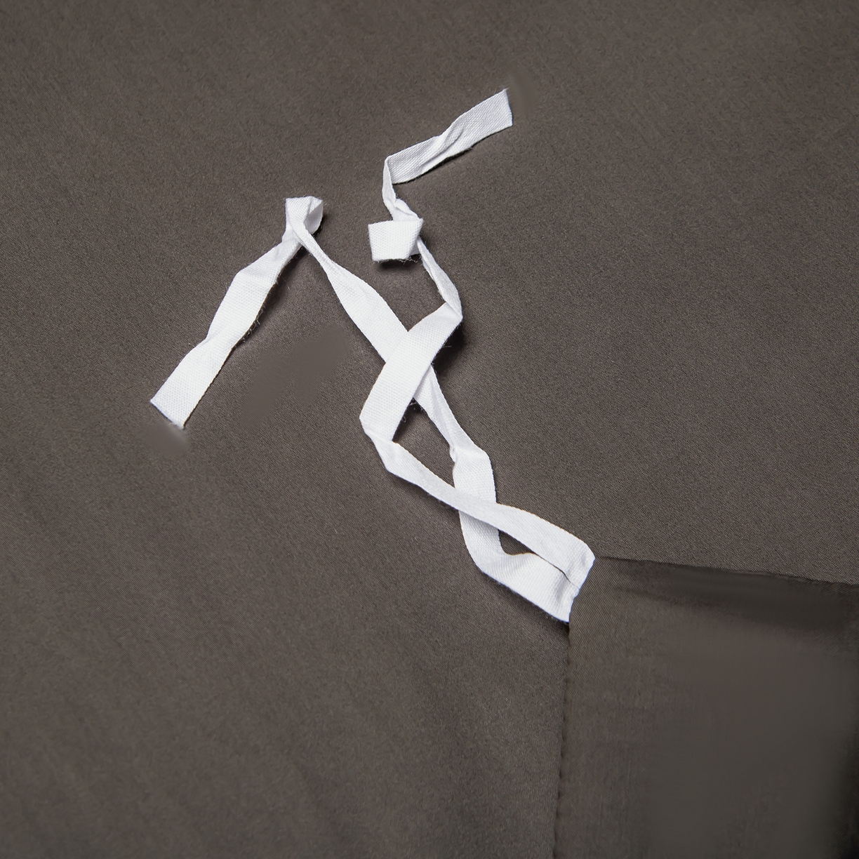 91家纺网 家纺一手货源 找家纺 轩和家居 2026新款高支贡缎长绒棉镂空四件套 夜阑黑