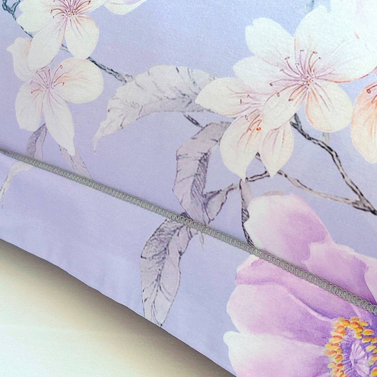 91家纺网 家纺一手货源 找家纺 焱博家纺 2026新款13376全棉纯棉大版数码印花单枕套枕套单件 花漾倾城