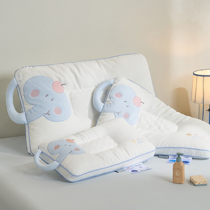 91家纺网 家纺一手货源 找家纺 （总）昕科 2026新款安抚小飞象亲子枕卡通大象儿童枕头学生小象动物枕芯贴布绣枕枕头枕芯