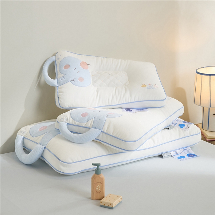 91家纺网 家纺一手货源 找家纺 （总）昕科 2026新款安抚小飞象亲子枕卡通大象儿童枕头学生小象动物枕芯贴布绣枕枕头枕芯